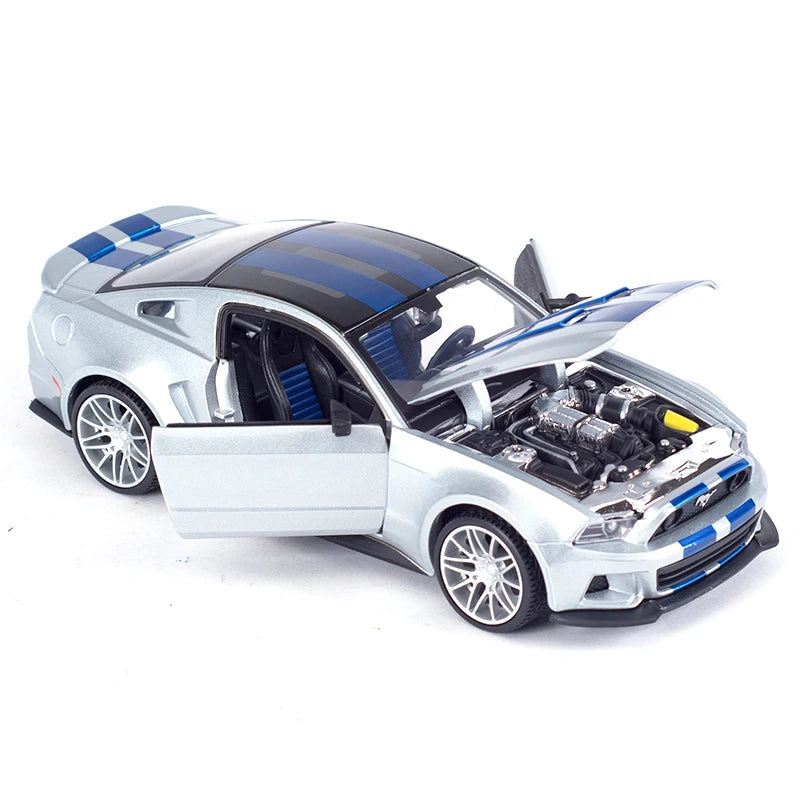 Maisto 1:24 2014 Ford Mustang Street Racer Xe thể thao Xe đúc tĩnh Đồ chơi mô hình xe hơi sưu tập