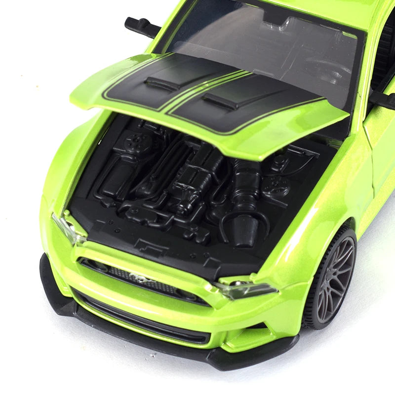 Maisto 1:24 2014 Ford Mustang Street Racer Xe thể thao Xe đúc tĩnh Đồ chơi mô hình xe hơi sưu tập