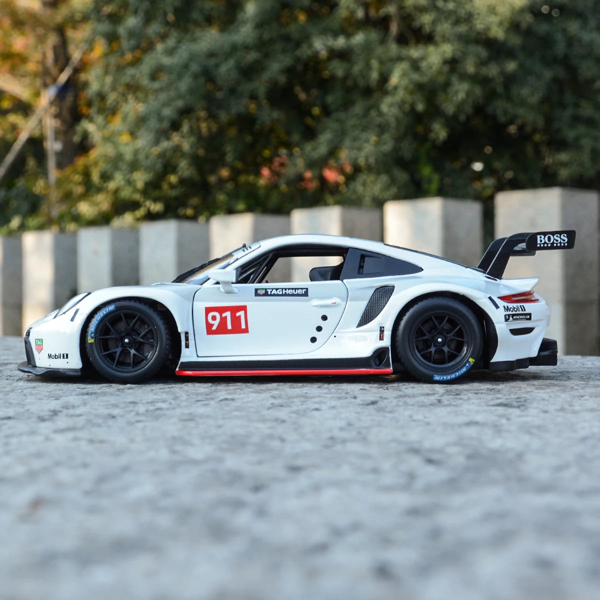 Bburago 1:24 Porsche 911 RSR Sports Car Static Die Cast Vehicles Collectible Model Car Toys