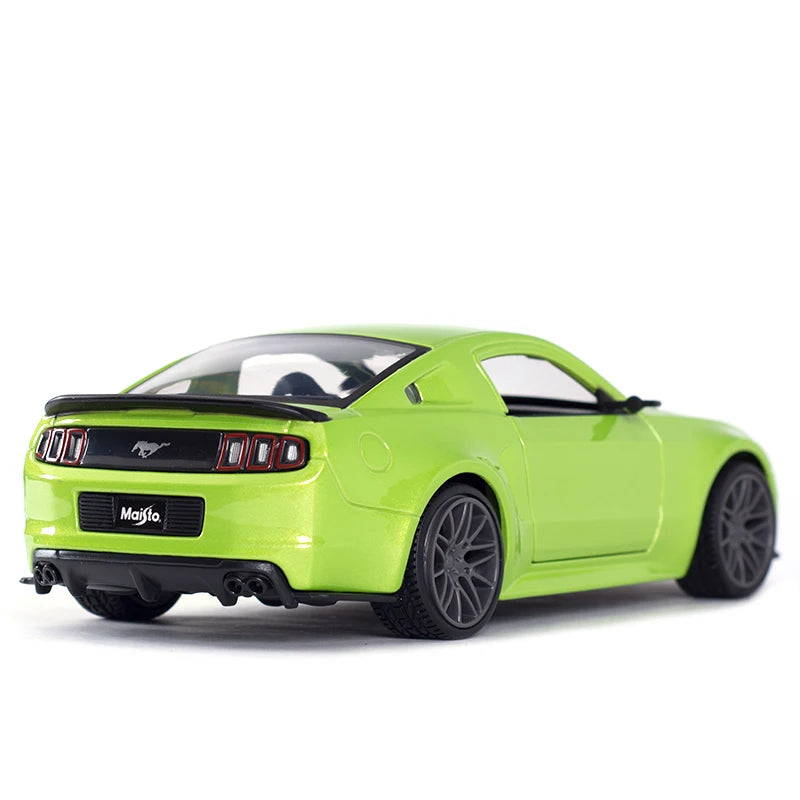 Maisto 1:24 2014 Ford Mustang Street Racer Xe thể thao Xe đúc tĩnh Đồ chơi mô hình xe hơi sưu tập