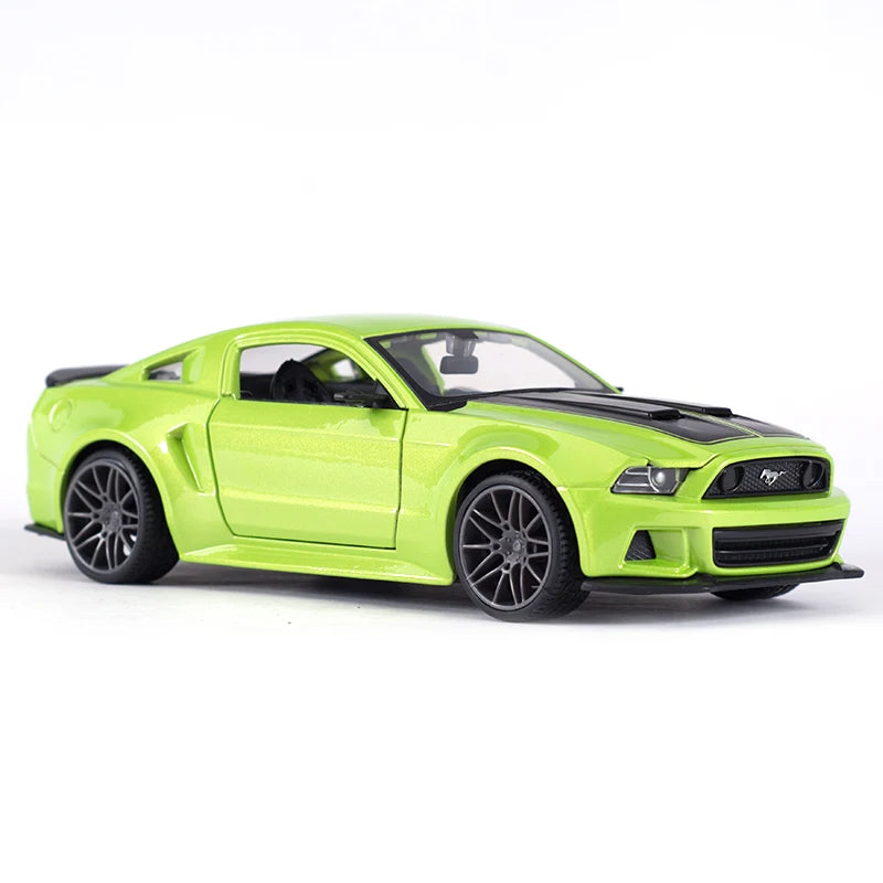 Maisto 1:24 2014 Ford Mustang Street Racer Xe thể thao Xe đúc tĩnh Đồ chơi mô hình xe hơi sưu tập