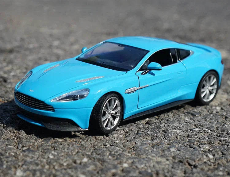 1:24 WELLY Aston Martin Vanquish Siêu xe hợp kim Diecast Mô hình xe ô tô Đồ chơi Bộ sưu tập xe ô tô bằng kim loại Mô phỏng Xe ô tô