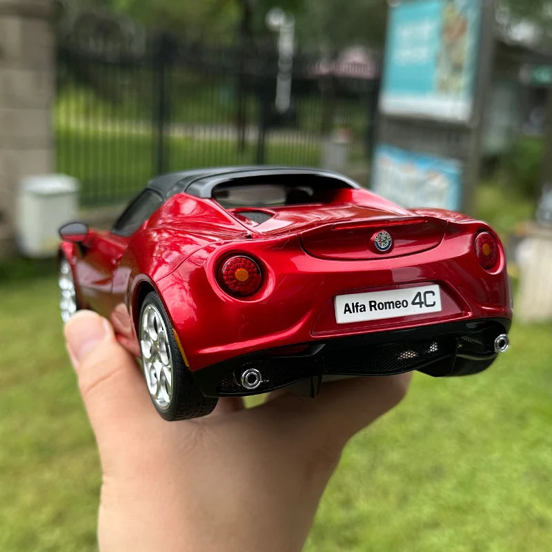 AUTOART AA 1:18 Alfa Romeo 4c Sports Car Model Alloy Collection