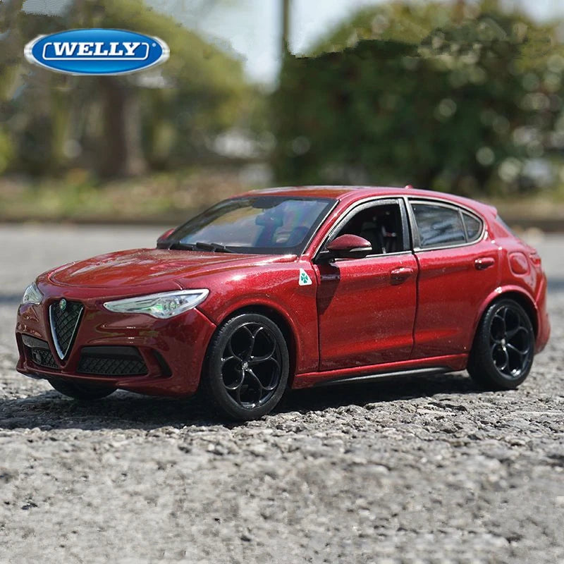 Bburago 1:24 Alfa Romeo Stelvio SUV Diecast Alloy Car Model Metal Toy Car Simulation Model