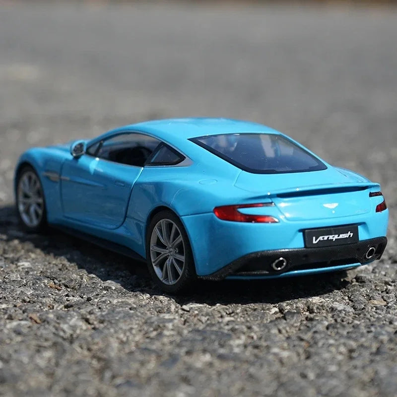 1:24 WELLY Aston Martin Vanquish Siêu xe hợp kim Diecast Mô hình xe ô tô Đồ chơi Bộ sưu tập xe ô tô bằng kim loại Mô phỏng Xe ô tô