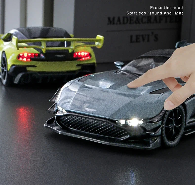 Diecast 1:32 Aston Martin Vulcan Mô hình xe hơi hợp kim mô phỏng Quà tặng có đèn âm thanh Voiture Miniature