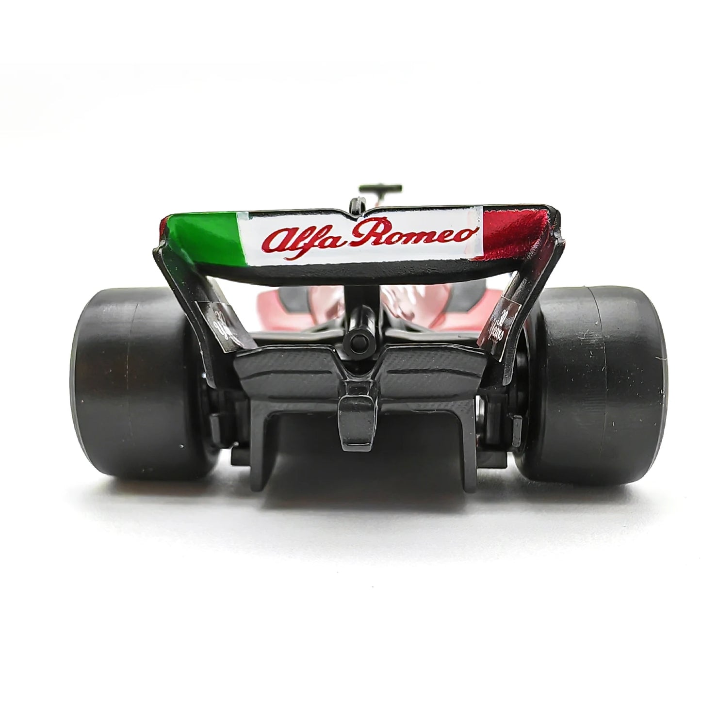 Bburago 1:43 2022 F1 Alfa Romeo Racing Team C42 #24 Guanyu Zhou #77 Valtteri Bottas Alloy Car Die Cast Car Bộ sưu tập đồ chơi mô hình xe hơi