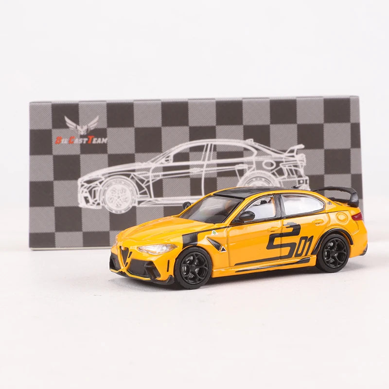 Xe mô hình hợp kim DCT 1:64 Alfa Romeo Giulia GTAm