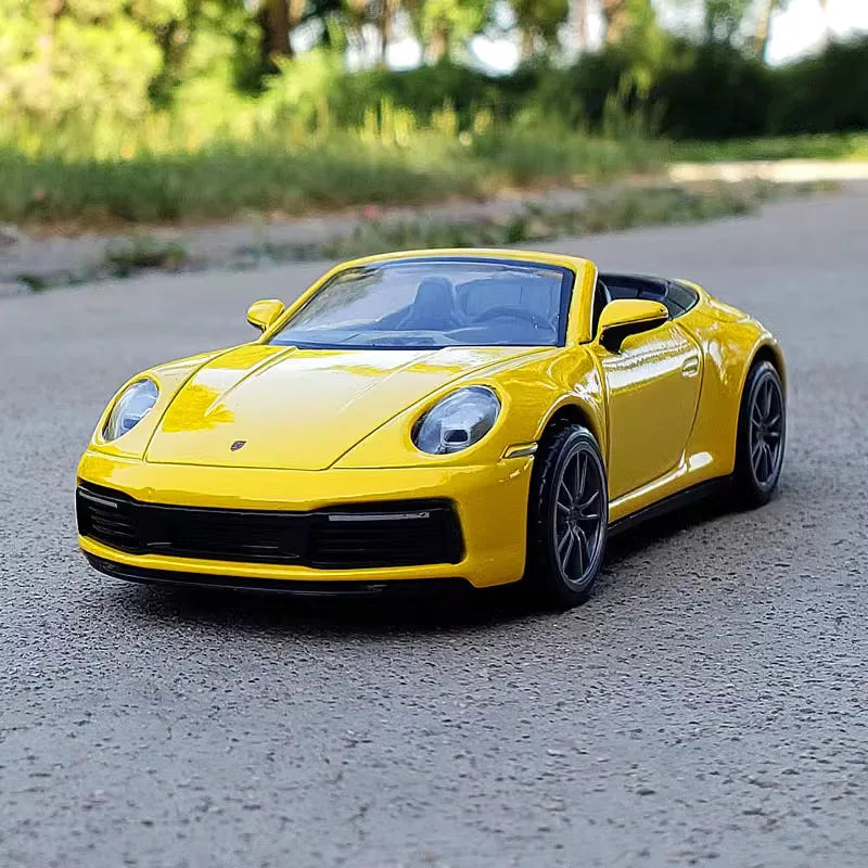 1:32 Porsche 911 Carrera Die-cast Alloy Toy Car Model with Sound and Light Pull Back