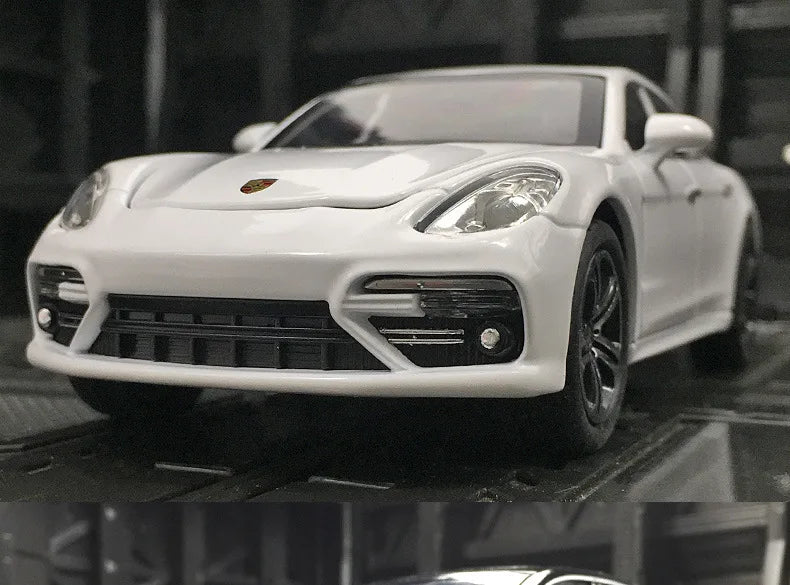 1:32 Porsche Panamera Diecasts Toys Cars Sound Light Alloy Simulation Vehicle Model Car