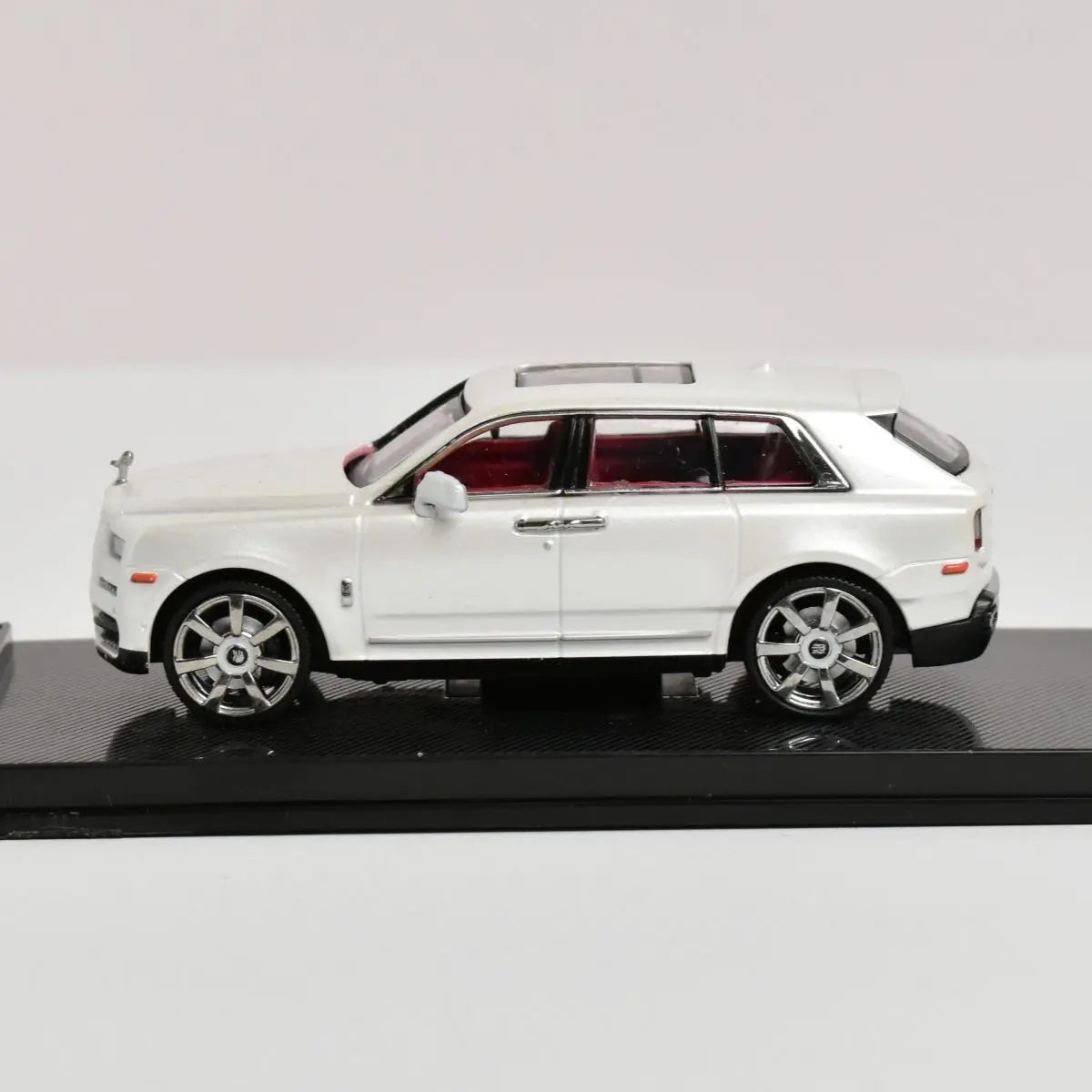 1:64 Rolls-Royce Cullinan Luxury SUV Alloy Car Model