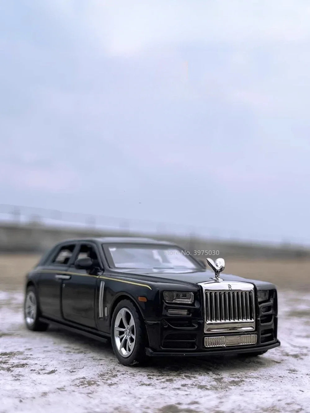 Mô hình xe Rolls Royce Phantom tỷ lệ 1/36 làm bằng hợp kim đúc, đồ chơi mô phỏng có đèn, nhạc, 2 cửa mở, đồ chơi cho trẻ em